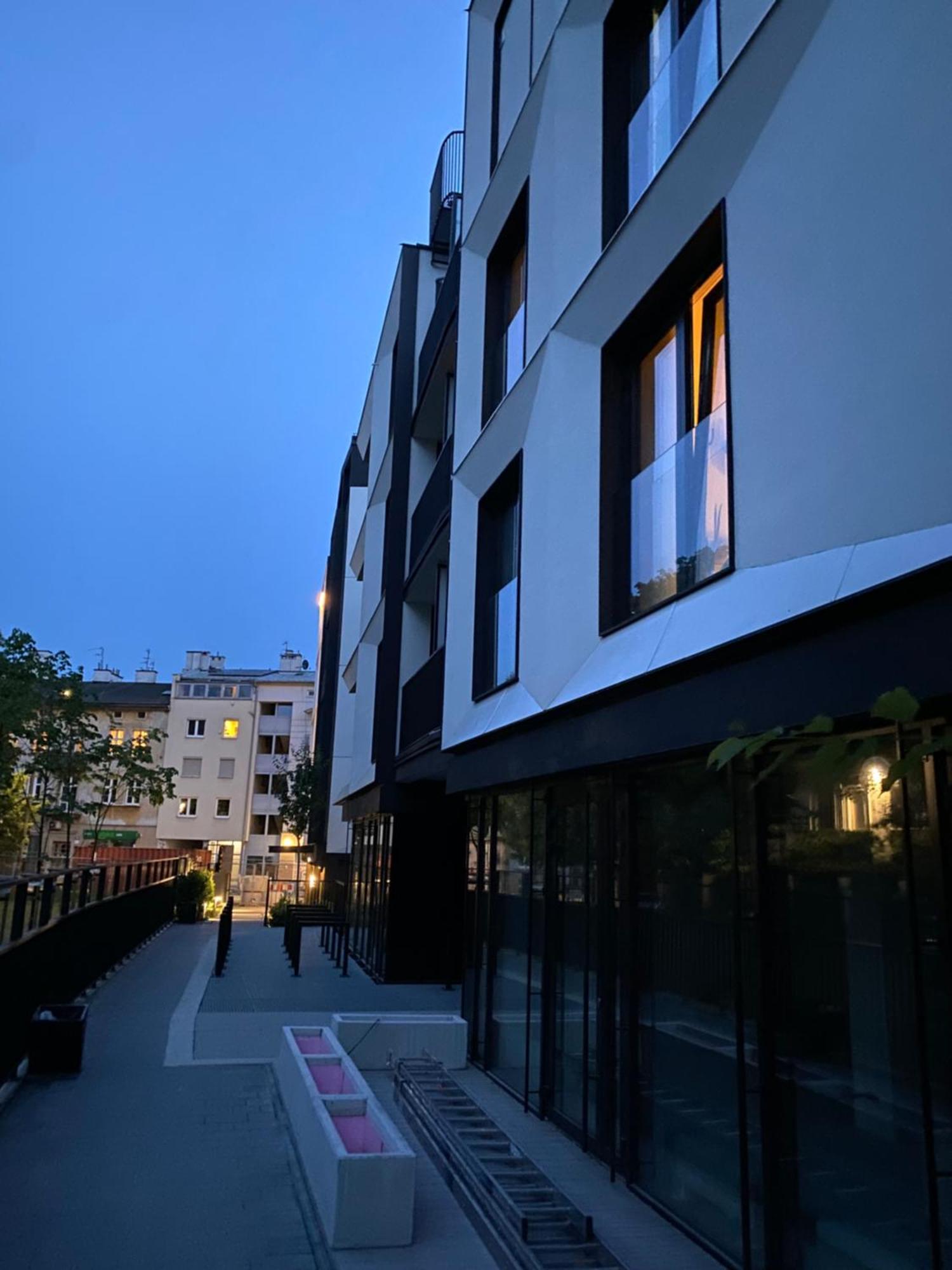 Lux Stays By Torres At K39 クラクフ エクステリア 写真