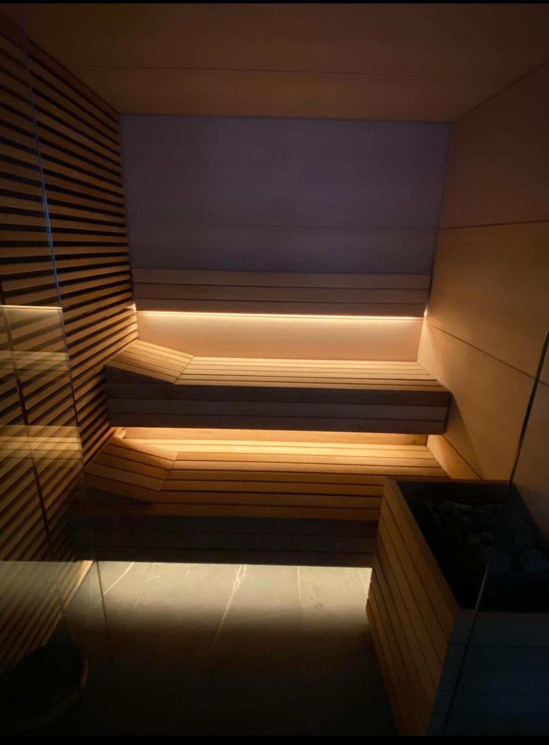 Lux Stays By Torres At K39 クラクフ エクステリア 写真